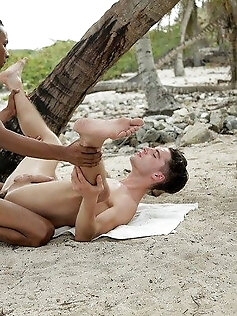 Quirky young yank tourist Johny gets his holes...